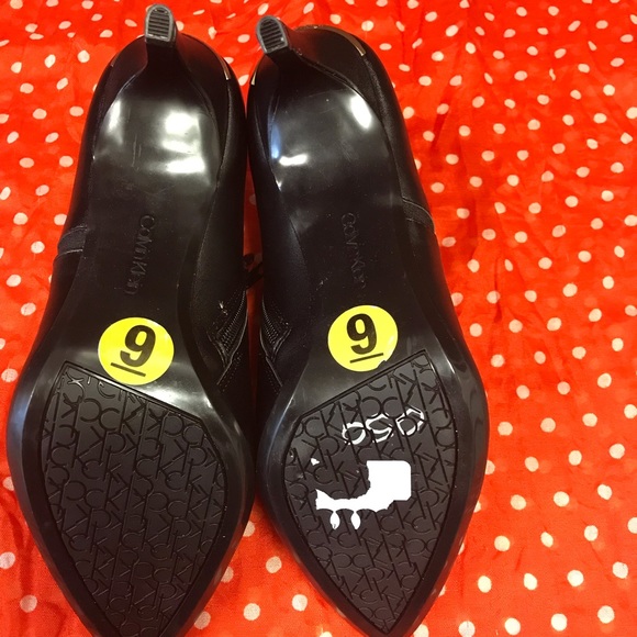 NWT Calvin Klein Jennavie black leather S9 booties - Picture 5 of 7